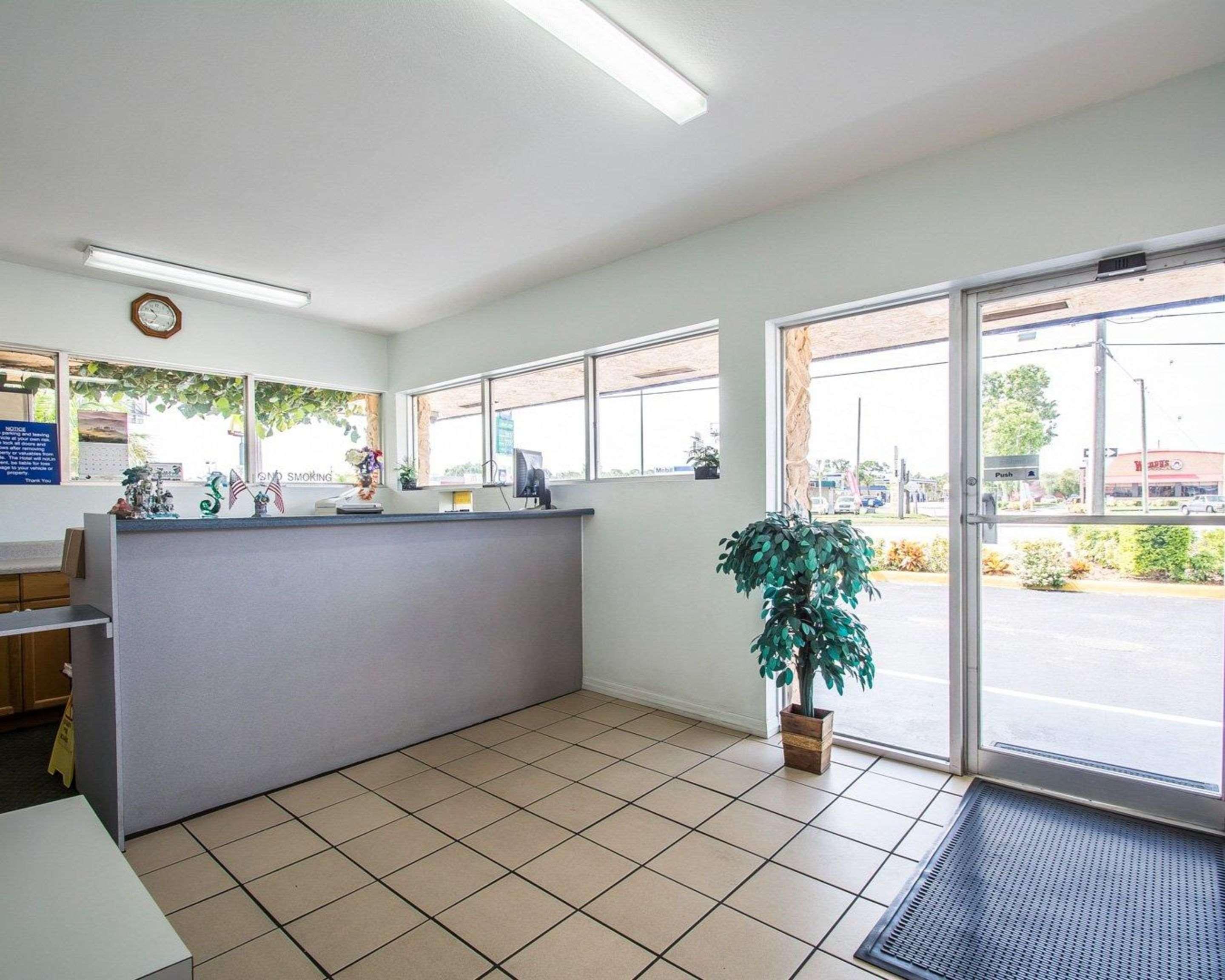 Rodeway Inn Fort Pierce I-95 Экстерьер фото