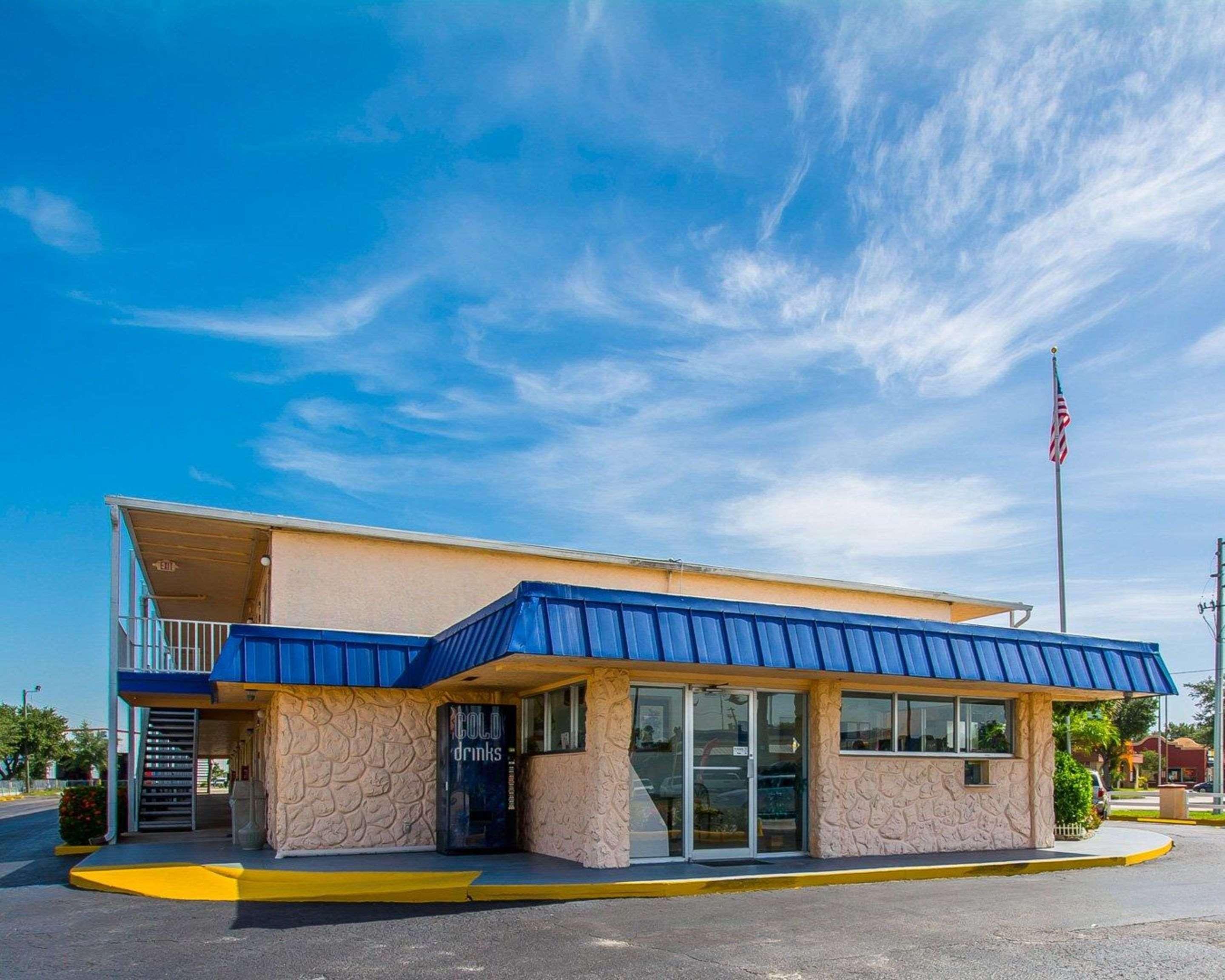 Rodeway Inn Fort Pierce I-95 Экстерьер фото