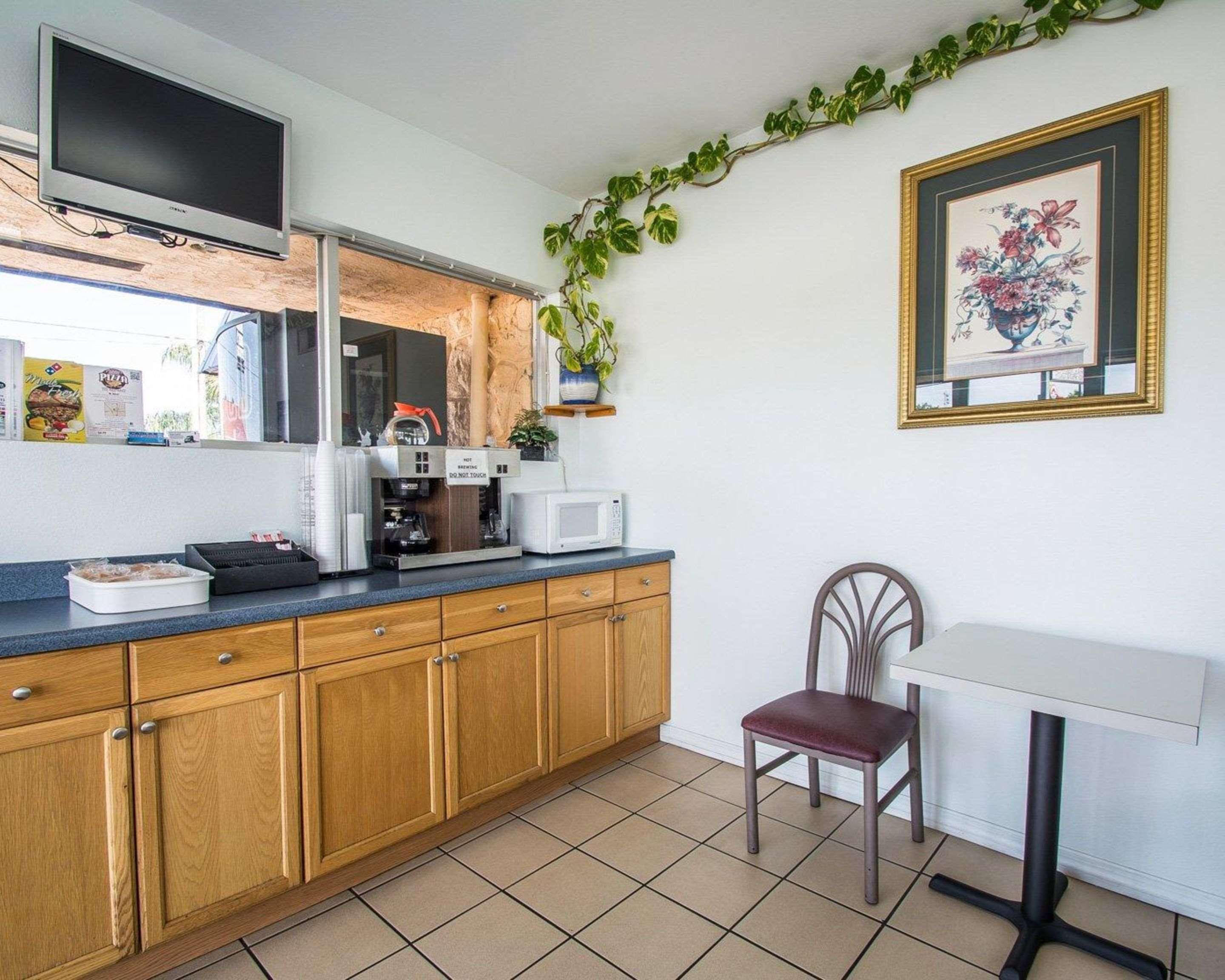 Rodeway Inn Fort Pierce I-95 Экстерьер фото