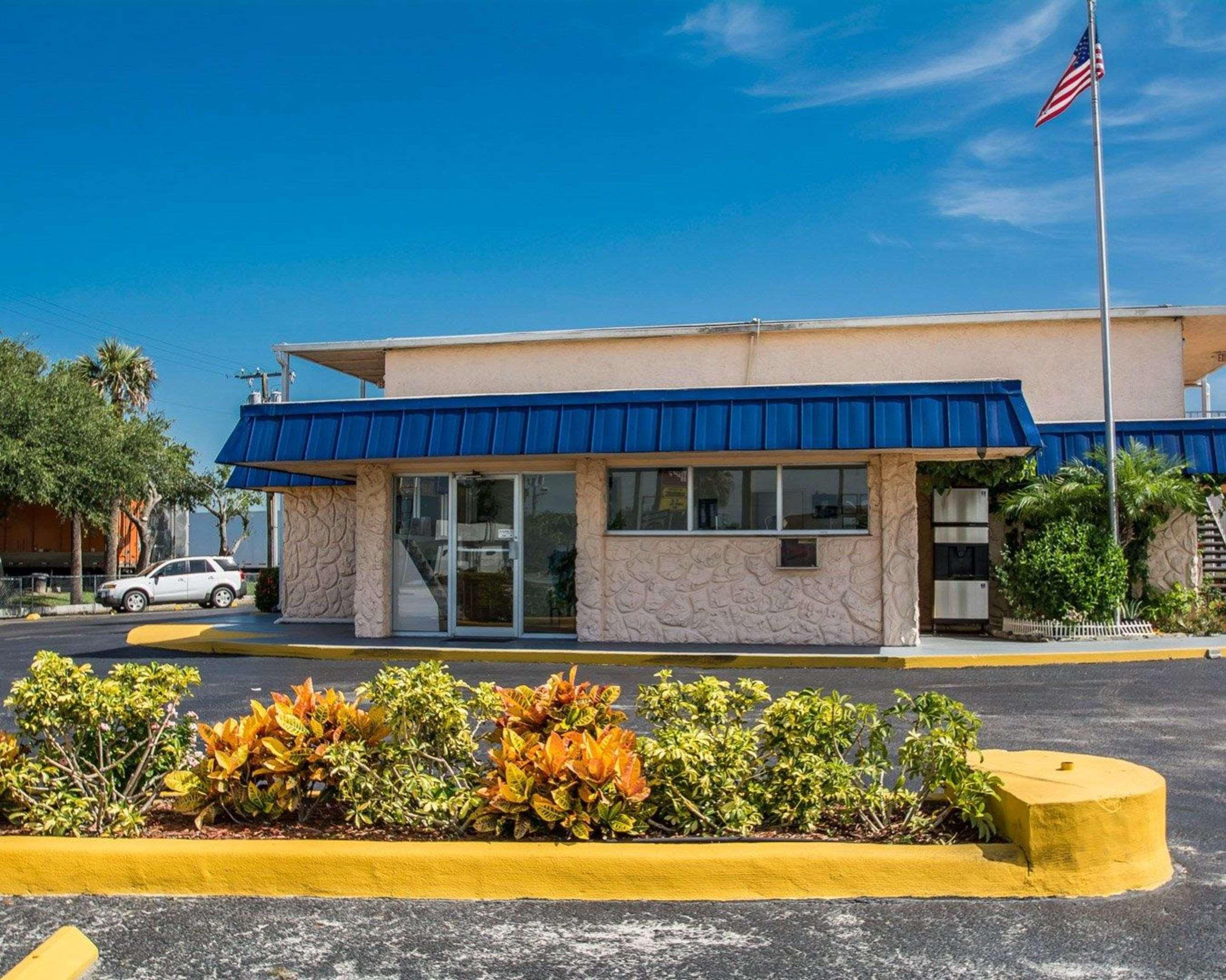 Rodeway Inn Fort Pierce I-95 Экстерьер фото