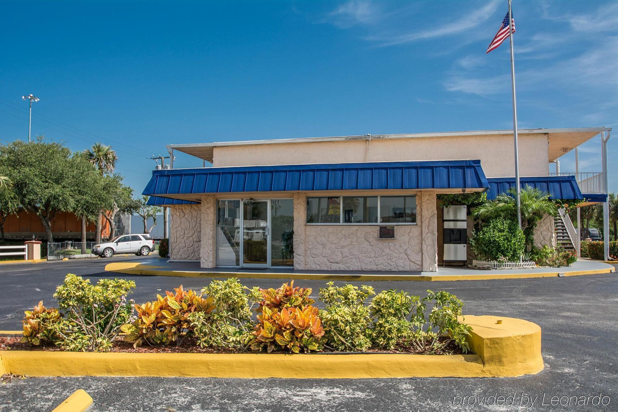 Rodeway Inn Fort Pierce I-95 Экстерьер фото